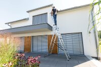 MUNK Günzburger Mehrzweckleiter 3-teilig mit nivello®-Traverse 3x9 Sprossen