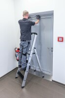 MUNK Günzburger Stufen-Stehleiter einseitig begehbar mit clip-step relax 9 Stufen