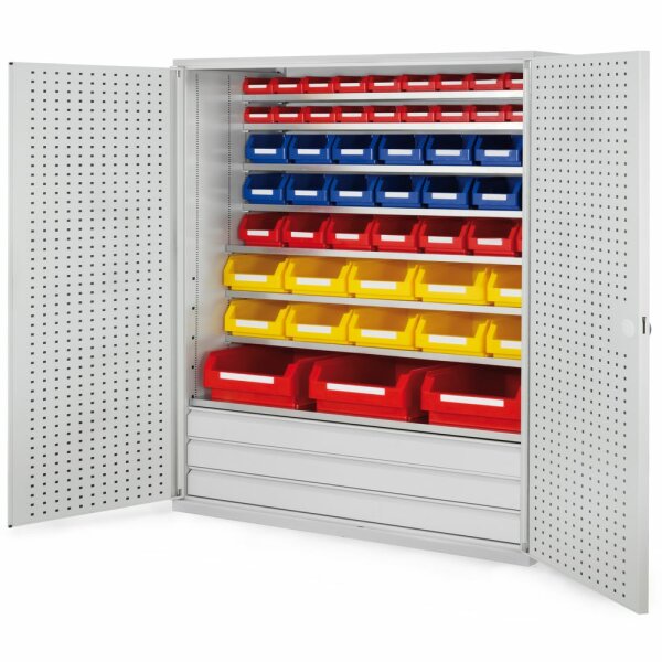 Großraumschrank Modell 21 RAL 7035 1950 x 1130 x 590 mm. Türinnenseite: ®RasterPlan Lochplatten 3 Schubladen unten inklusiv Lagersichtkasten 3 x Größe 2 10 x Größe 4 7 x Größe 5 14 x Größe 6 20 x Größe 7.