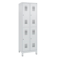 C+P Spind/Garderobenschrank Basis PLUS, 2 Abteile, doppelstöckig 1850/1950 x 600 x 500 mm (HxBxT) RAL 7035 lichtgrau-RAL 5010 enzianblau-Zylinderschloss-Füße
